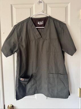 Carhartt Men's Classic Fit Ripstop Utility Scrub Top VNeck  - Size S